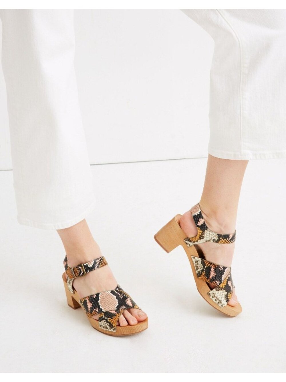 Madewell The Johanna Crisscross Clog Sandal in Snake Embossed Leather, Size 8